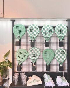 Peluang usaha penyewaan alat padel tanpa perlu bangun lapangan
